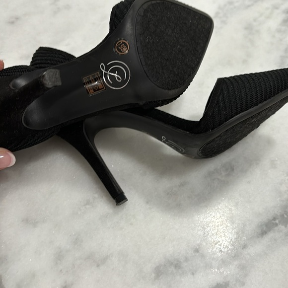 Black fabric, textured 4”heels by Chinese Laundry. - Picture 5 of 5